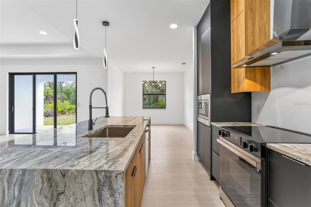 425 ELLINGTON STREET, Port Charlotte, FL 33953