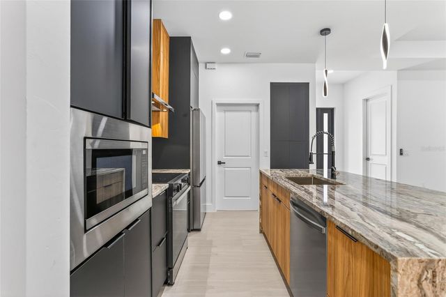 425 ELLINGTON STREET, Port Charlotte, FL 33953