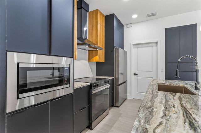 425 ELLINGTON STREET, Port Charlotte, FL 33953