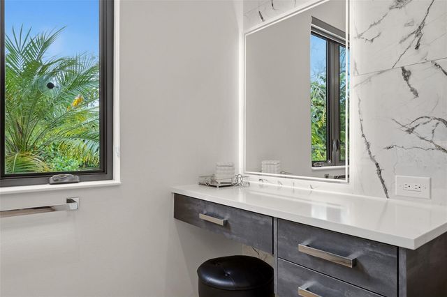 2462 MISSARA LANE, Sarasota, FL 34231