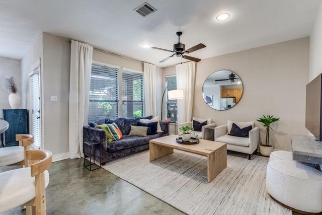 1318 Newning Ave C, Austin, TX 78704