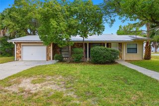 307 NE 4th Avenue, Crystal River, FL 34429