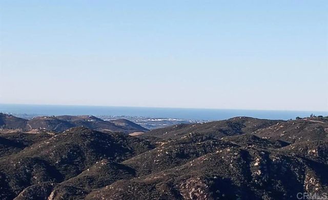 W Meadow Glen, Escondido, CA 92026