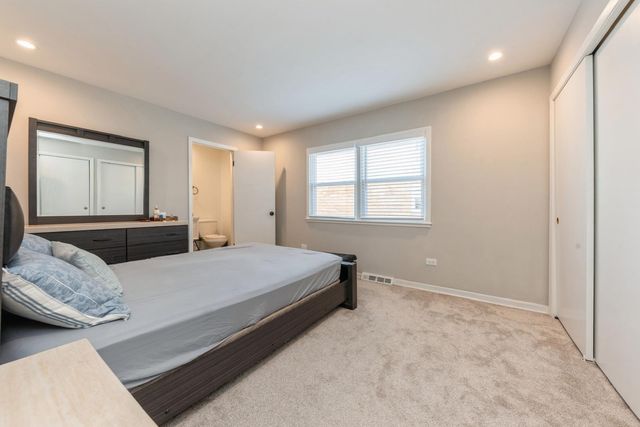 856 E Capri Drive 2, Palatine, IL 60074