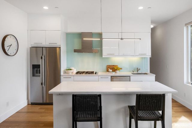 2376 Folsom Street, San Francisco, CA 94110