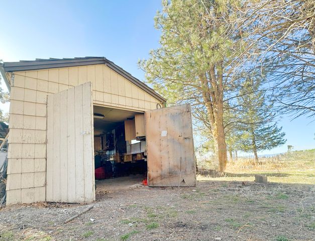 33234 Malheur Street, Sprague River, OR 97639