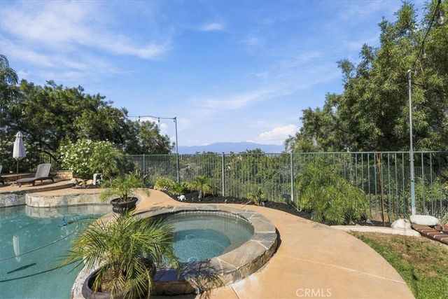 1479 Clearview Circle, Corona, CA 92882