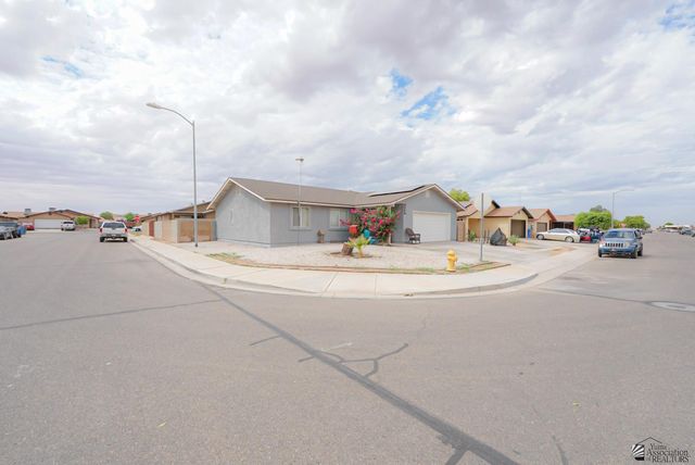 569 W Ramona St, Somerton, AZ 85350