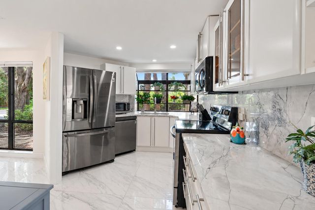 111 Waterview Drive 1110, Palm Beach Gardens, FL 33418