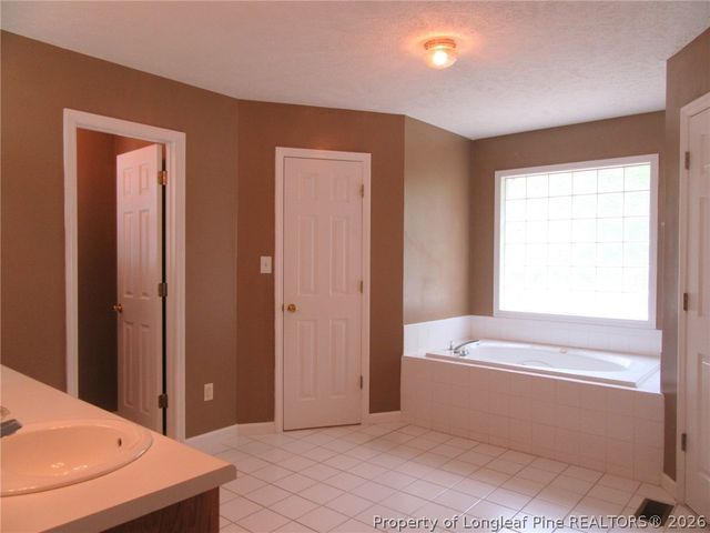 6720 Jacobs Creek Circle, Fayetteville, NC 28306