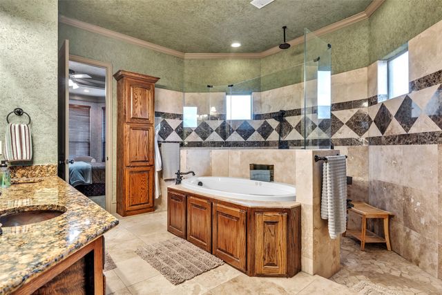 2717 S Shady Lane, Arlington, TX 76001