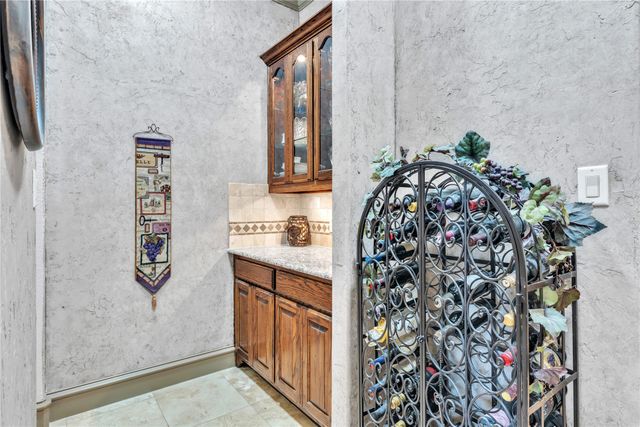 2717 S Shady Lane, Arlington, TX 76001