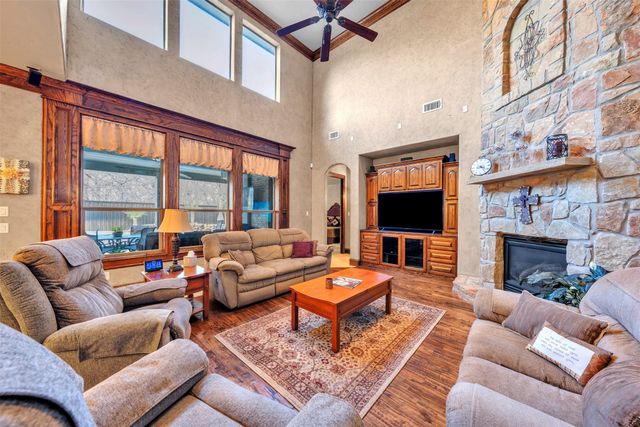 2717 S Shady Lane, Arlington, TX 76001
