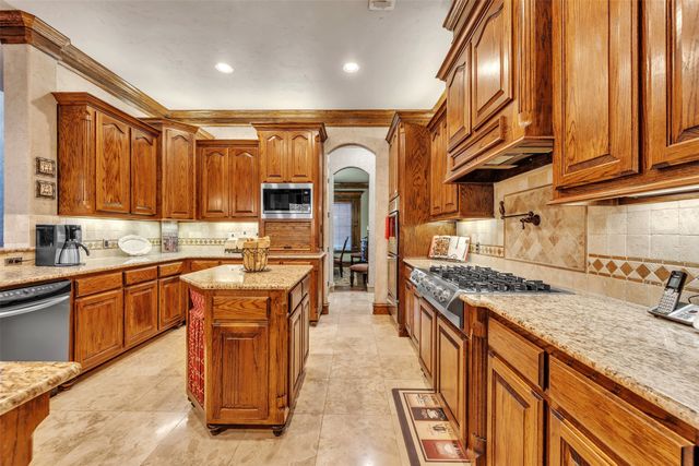 2717 S Shady Lane, Arlington, TX 76001