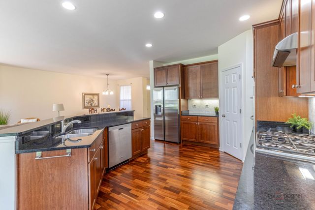 1871 Crenshaw Circle, Vernon Hills, IL 60061