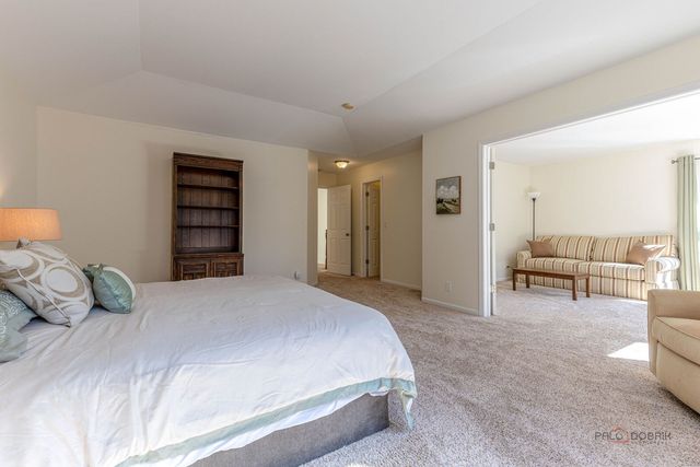 1871 Crenshaw Circle, Vernon Hills, IL 60061