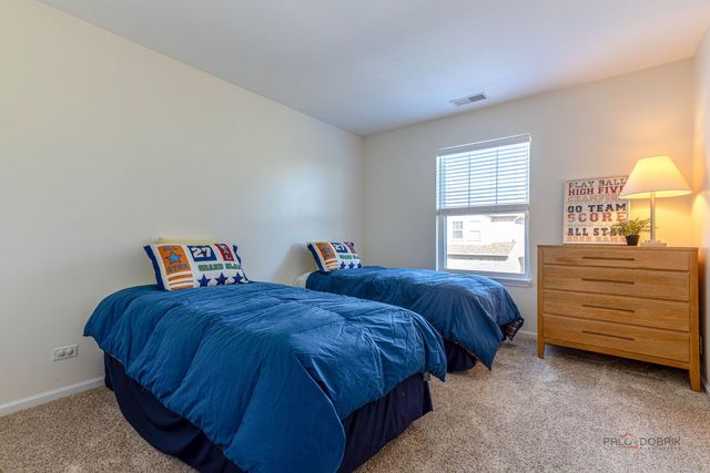 1871 Crenshaw Circle, Vernon Hills, IL 60061