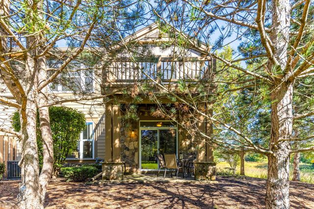 1871 Crenshaw Circle, Vernon Hills, IL 60061