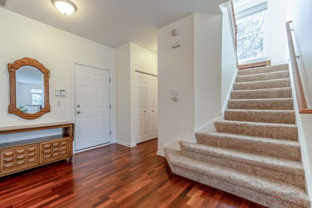 1871 Crenshaw Circle, Vernon Hills, IL 60061