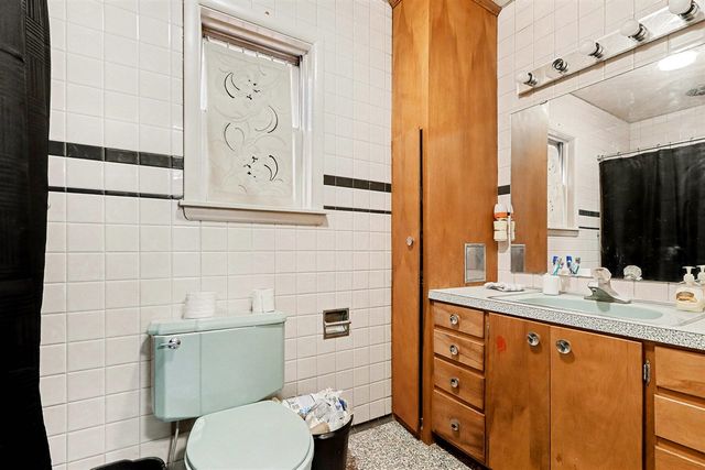 412 W Front Street, Burr Oak, MI 49030