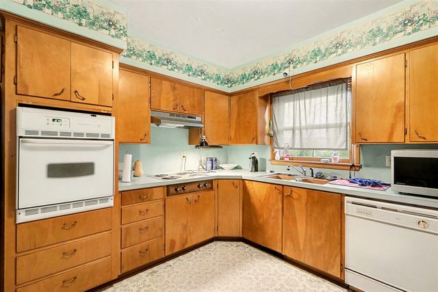 412 W Front Street, Burr Oak, MI 49030