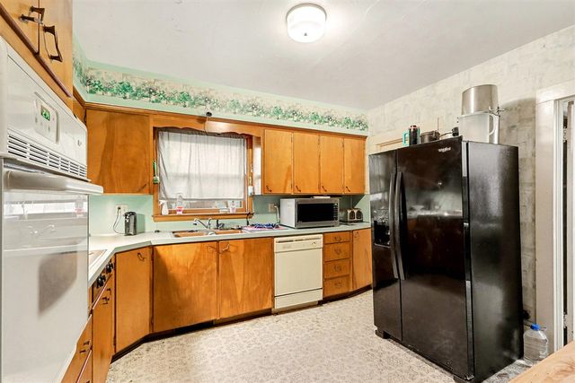 412 W Front Street, Burr Oak, MI 49030