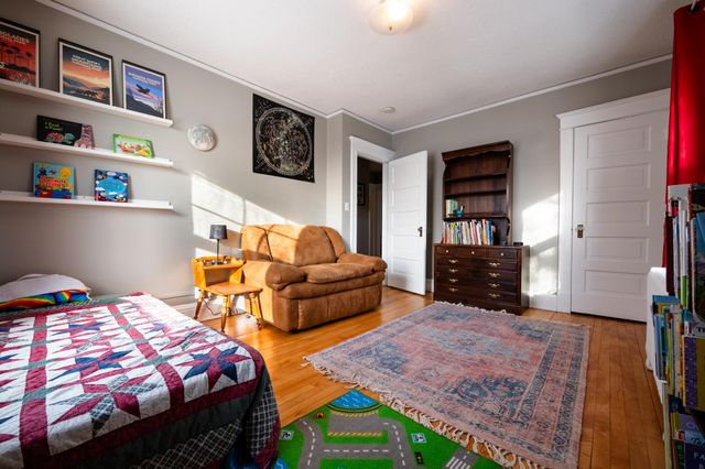 865 St Clair Avenue, Saint Paul, MN 55105