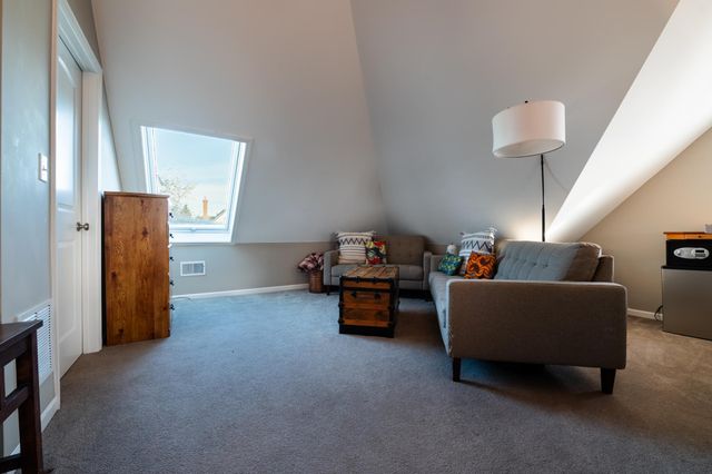 865 St Clair Avenue, Saint Paul, MN 55105