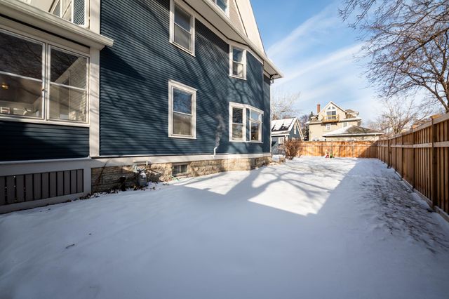 865 St Clair Avenue, Saint Paul, MN 55105