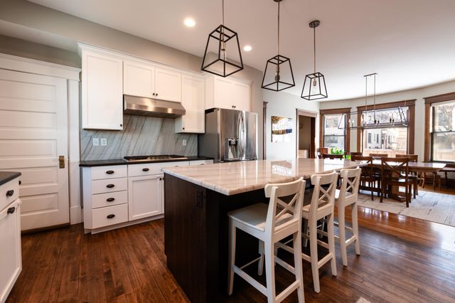 865 St Clair Avenue, Saint Paul, MN 55105