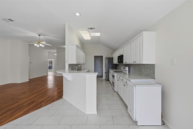 6801 Descanso Gardens Drive, Fort Worth, TX 76132