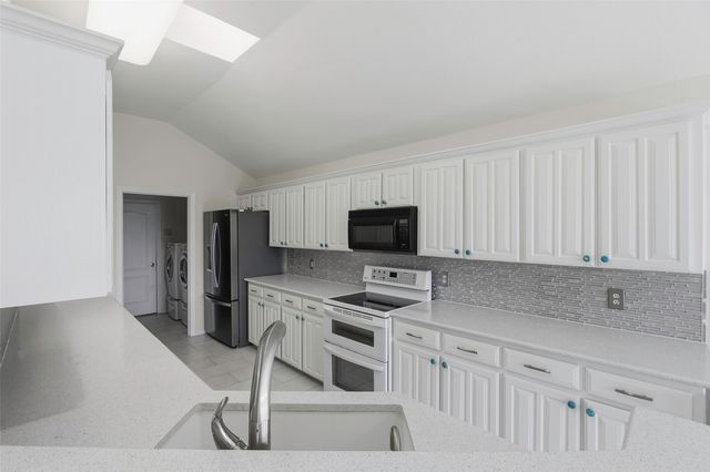 6801 Descanso Gardens Drive, Fort Worth, TX 76132