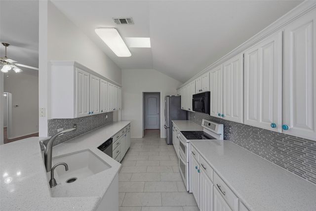6801 Descanso Gardens Drive, Fort Worth, TX 76132