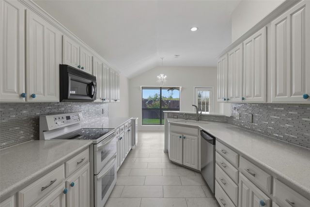 6801 Descanso Gardens Drive, Fort Worth, TX 76132
