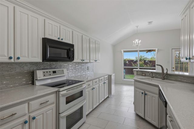 6801 Descanso Gardens Drive, Fort Worth, TX 76132