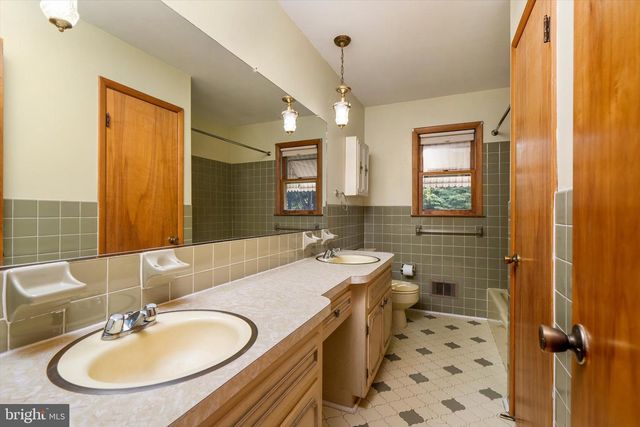 281 WINDSOR RD, Hightstown, NJ 08520
