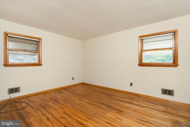 281 WINDSOR RD, Hightstown, NJ 08520