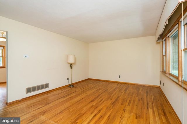 281 WINDSOR RD, Hightstown, NJ 08520