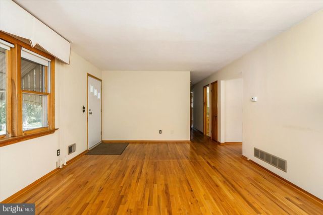 281 WINDSOR RD, Hightstown, NJ 08520