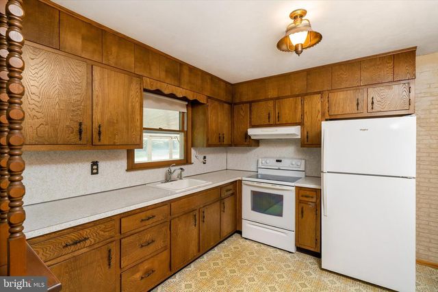 281 WINDSOR RD, Hightstown, NJ 08520