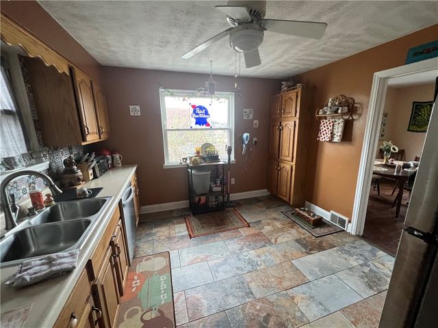 9140 Perry Hwy, Mccandless, PA 15237