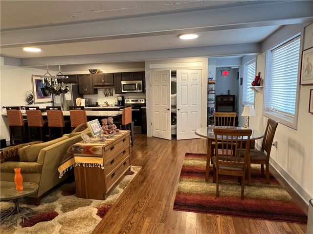 9140 Perry Hwy, Mccandless, PA 15237