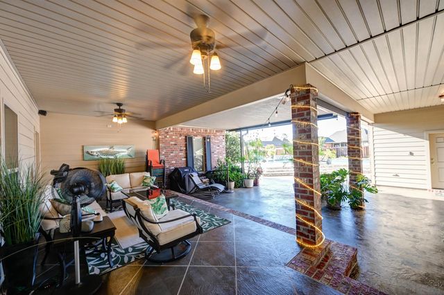 142 South Sugarfield Drive, Thibodaux, LA 70301