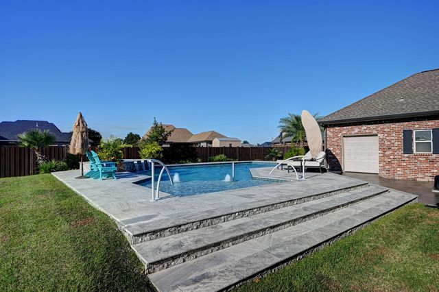 142 South Sugarfield Drive, Thibodaux, LA 70301