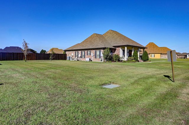 142 South Sugarfield Drive, Thibodaux, LA 70301
