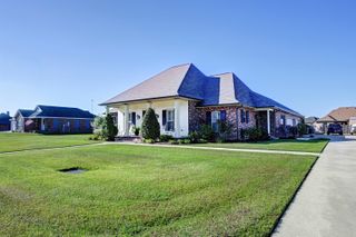 142 South Sugarfield Drive, Thibodaux, LA 70301