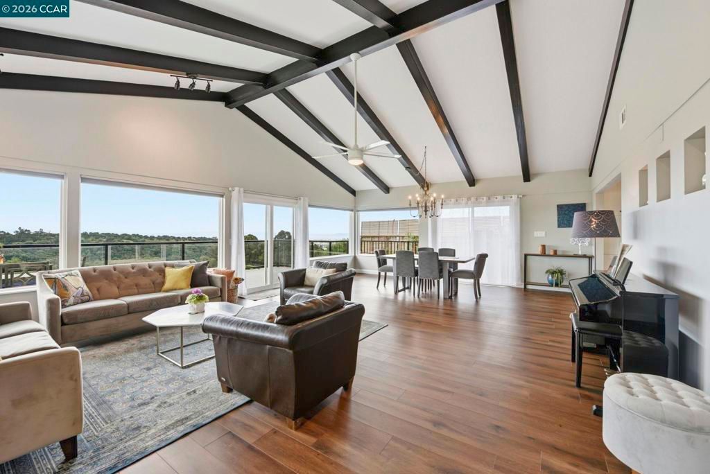 Image 13 of property listing at 10570 Englewood Dr, Oakland, CA 94605