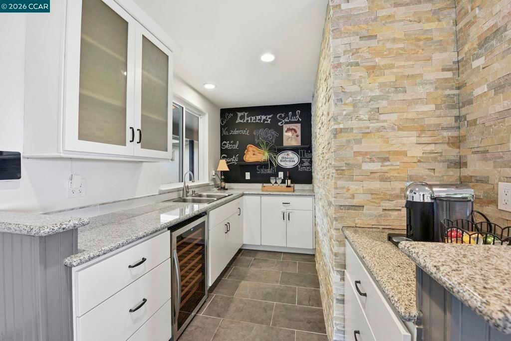 Image 21 of property listing at 10570 Englewood Dr, Oakland, CA 94605