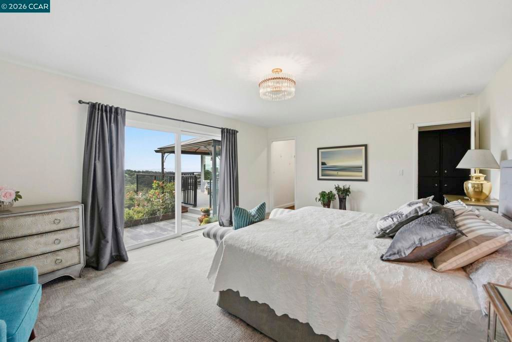 Image 25 of property listing at 10570 Englewood Dr, Oakland, CA 94605