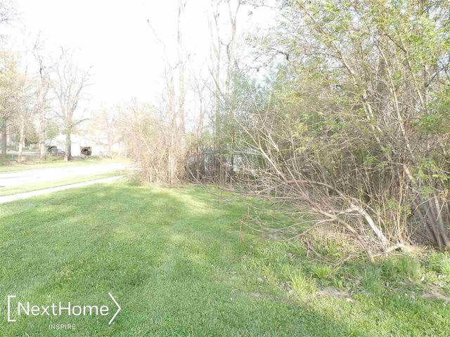 942 Division Street, Owosso, MI 48867